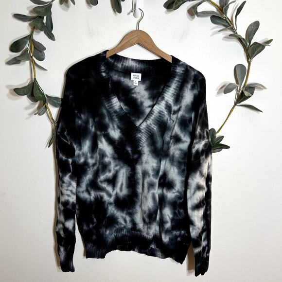 EVEREVE Tie Dye V Neck Sweater - Picture 1 of 4
